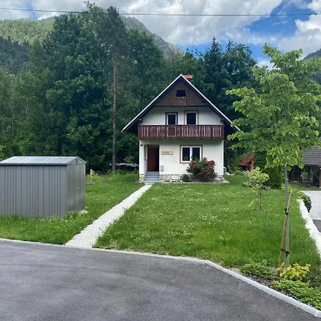 Sobe V Gozdu Feriehus Gozd Martuljek