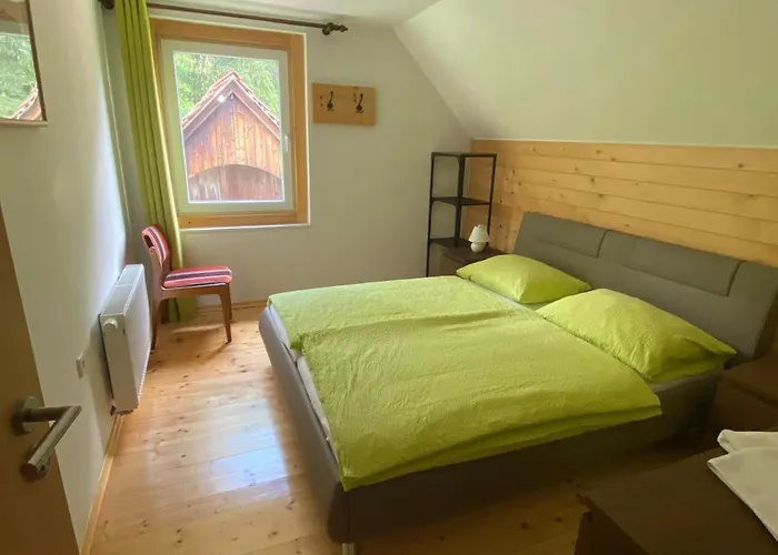 Sobe V Gozdu גוזד מרטולז'ק